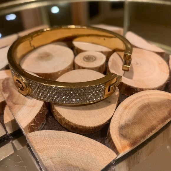 Michael Kors Logo Crystal Bangle bracelet - Picture 5 of 7